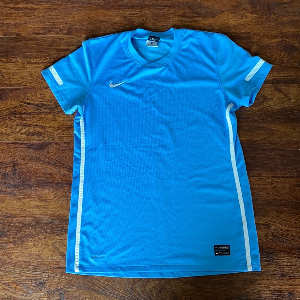 Nike t shirt. Size M